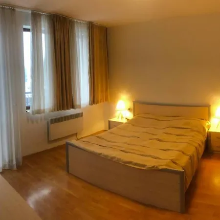 דירה палас - Palace פמפורובו