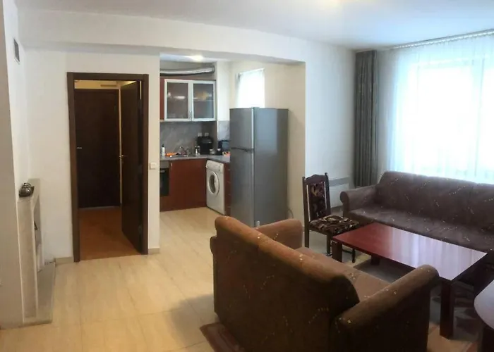 палас - Palace פמפורובו